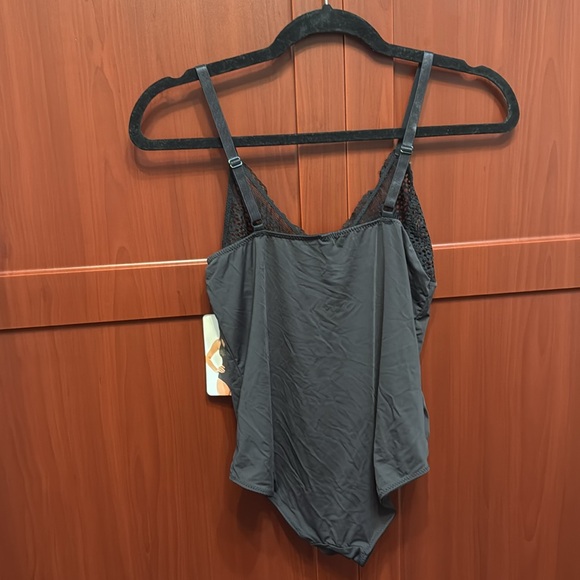 Black Camisole - medium NWT gorgeous, elegant black camisole NWT size medium - Picture 4 of 4